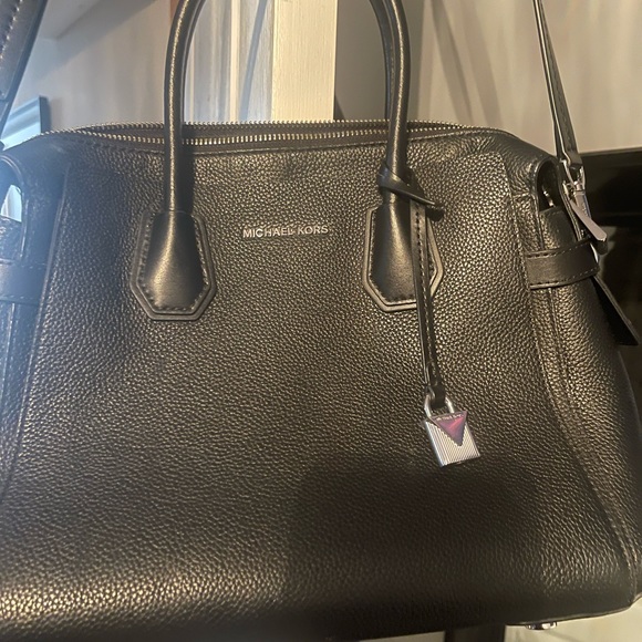 Purses - Picture 4 of 7